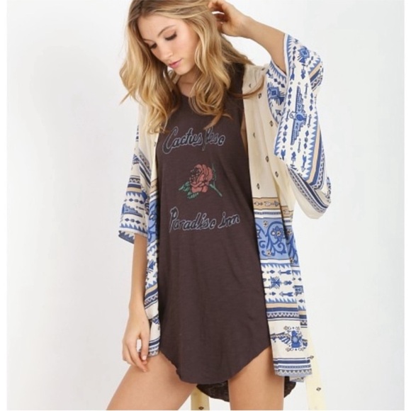 Spell and the Gypsy Thunderbird, short kimono in blue color, way with sash/belt - Picture 5 of 5